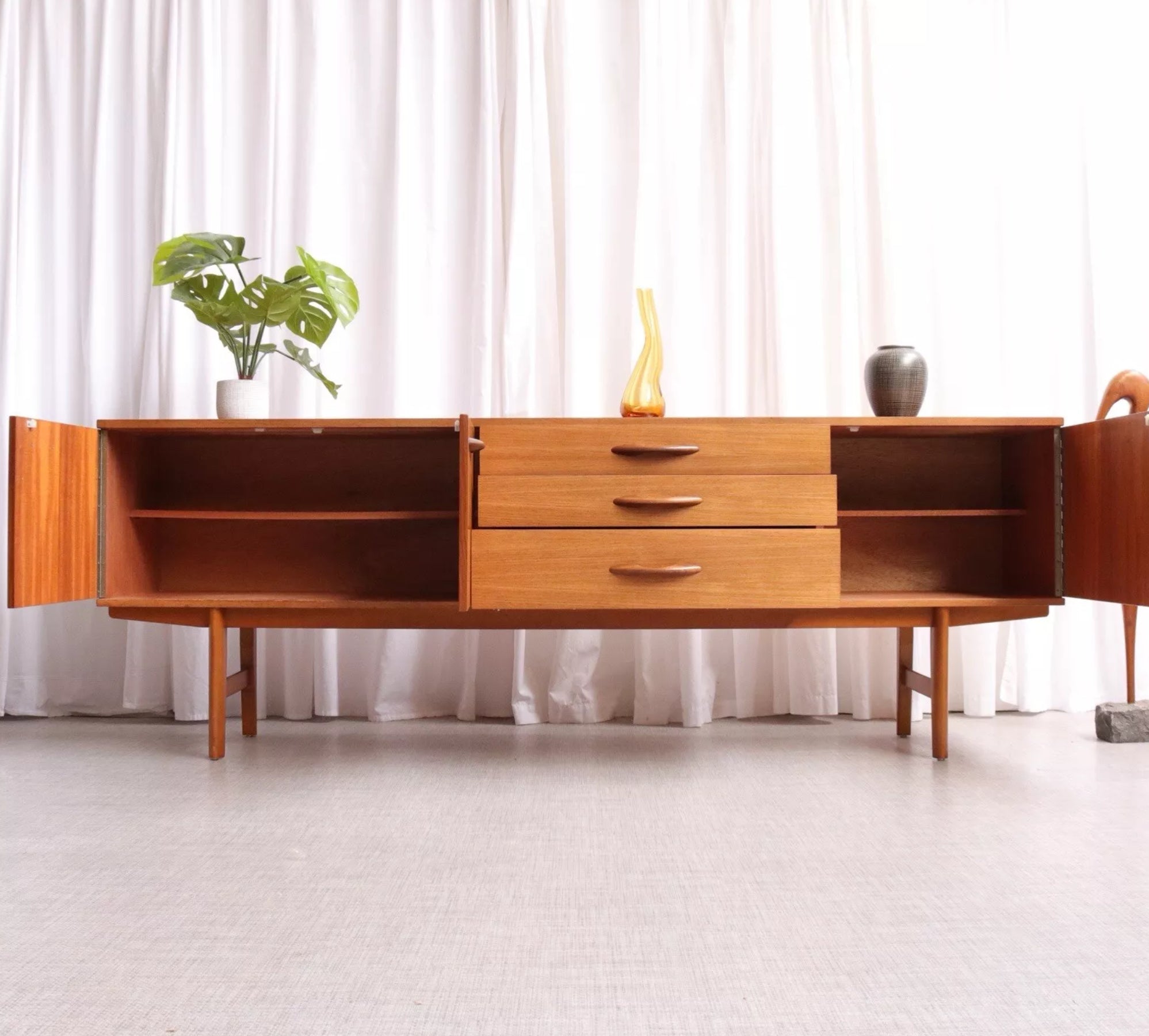 6225 VINTAGE LONG-JOHN TEAK SIDEBOARD AVALON RETRO 60s Mid Century Danish - teakyfinders