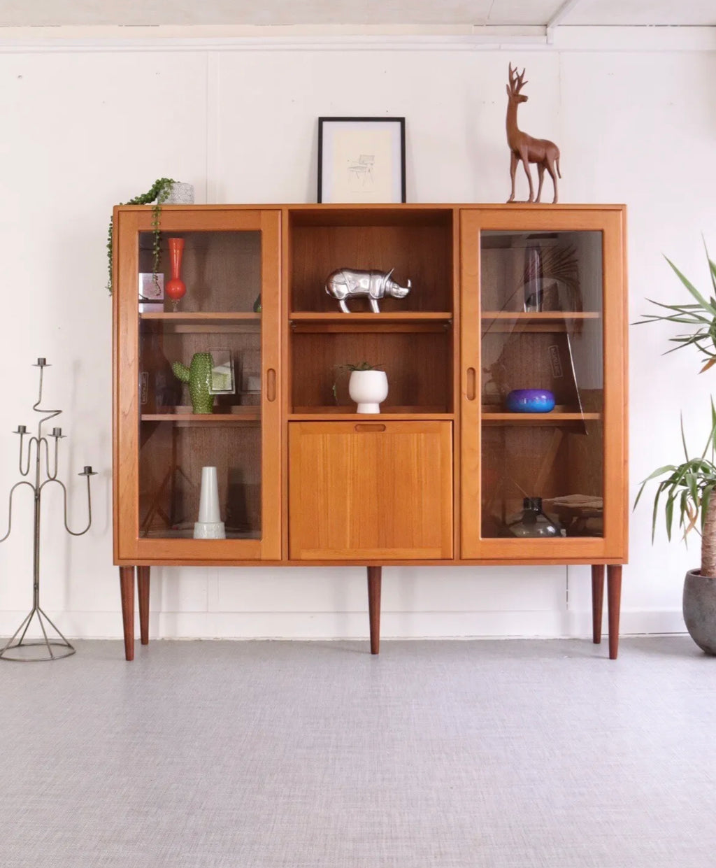 Dyrlund Teak Danish Teak Display cabinet Storage - teakyfinders