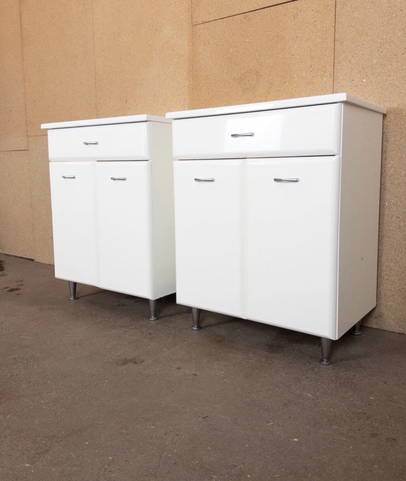 Vintage Style Pair of Bedside Tables with Drawers - High Gloss White - teakyfinders