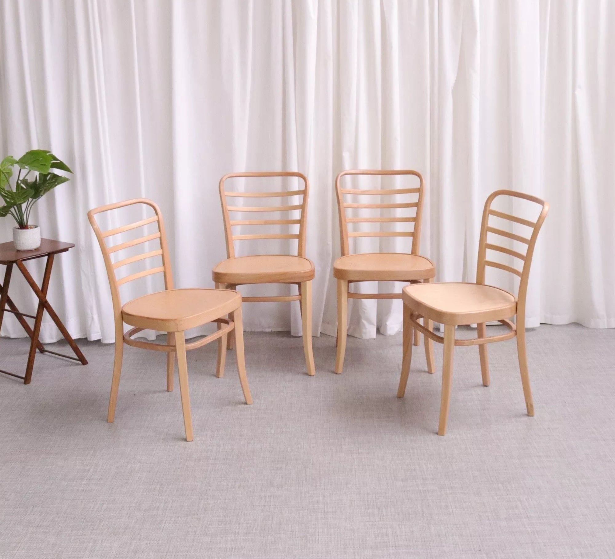 6199 Set of 4 Solid Beech Mid Century Bistro Dining Chairs Sleek Design - teakyfinders