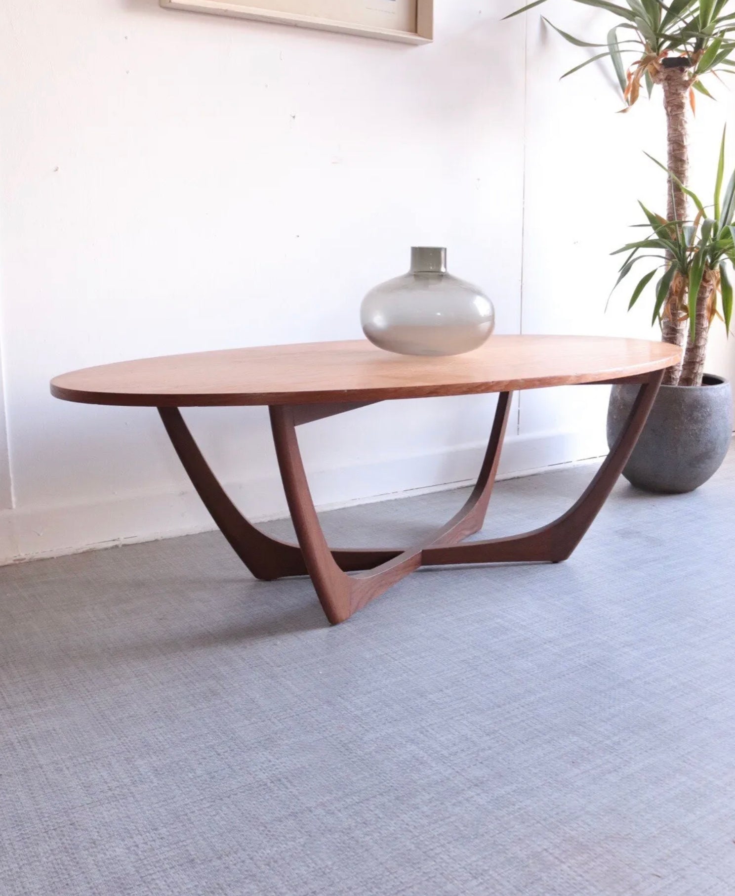 Mid Century 1960/70s Coffee Table Oval Astro Style Teak Top Unusual - teakyfinders