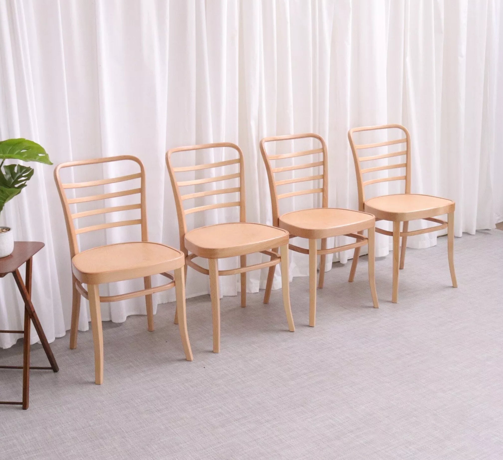 6199 Set of 4 Solid Beech Mid Century Bistro Dining Chairs Sleek Design - teakyfinders