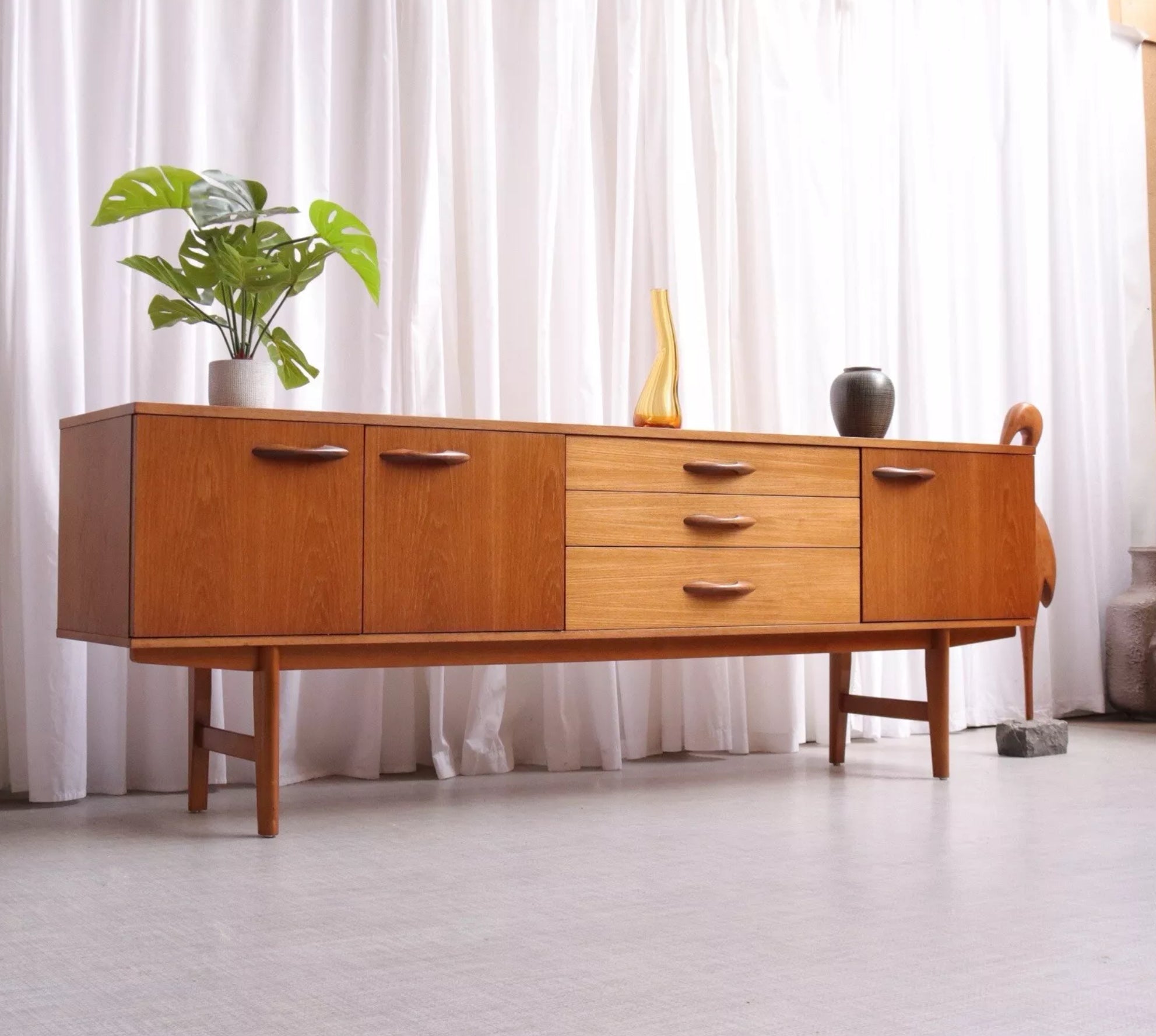 6225 VINTAGE LONG-JOHN TEAK SIDEBOARD AVALON RETRO 60s Mid Century Danish - teakyfinders