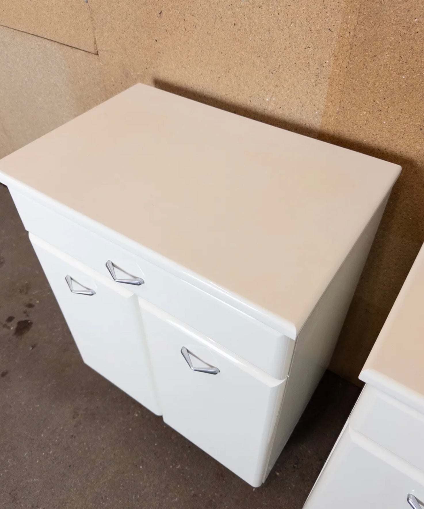 Vintage Style Pair of Bedside Tables with Drawers - High Gloss White - teakyfinders