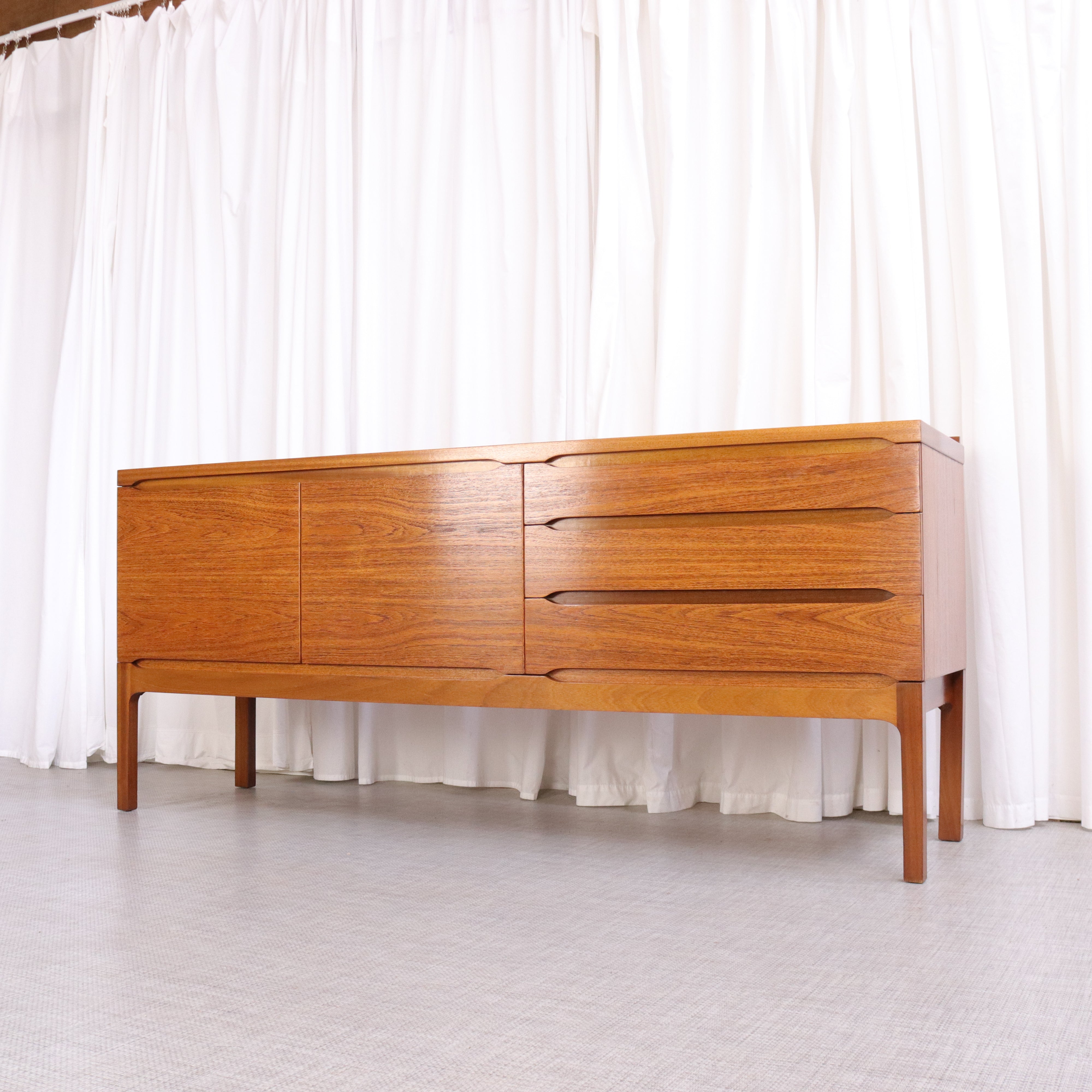 Meredew Lancer Teak Sideboard - teakyfinders