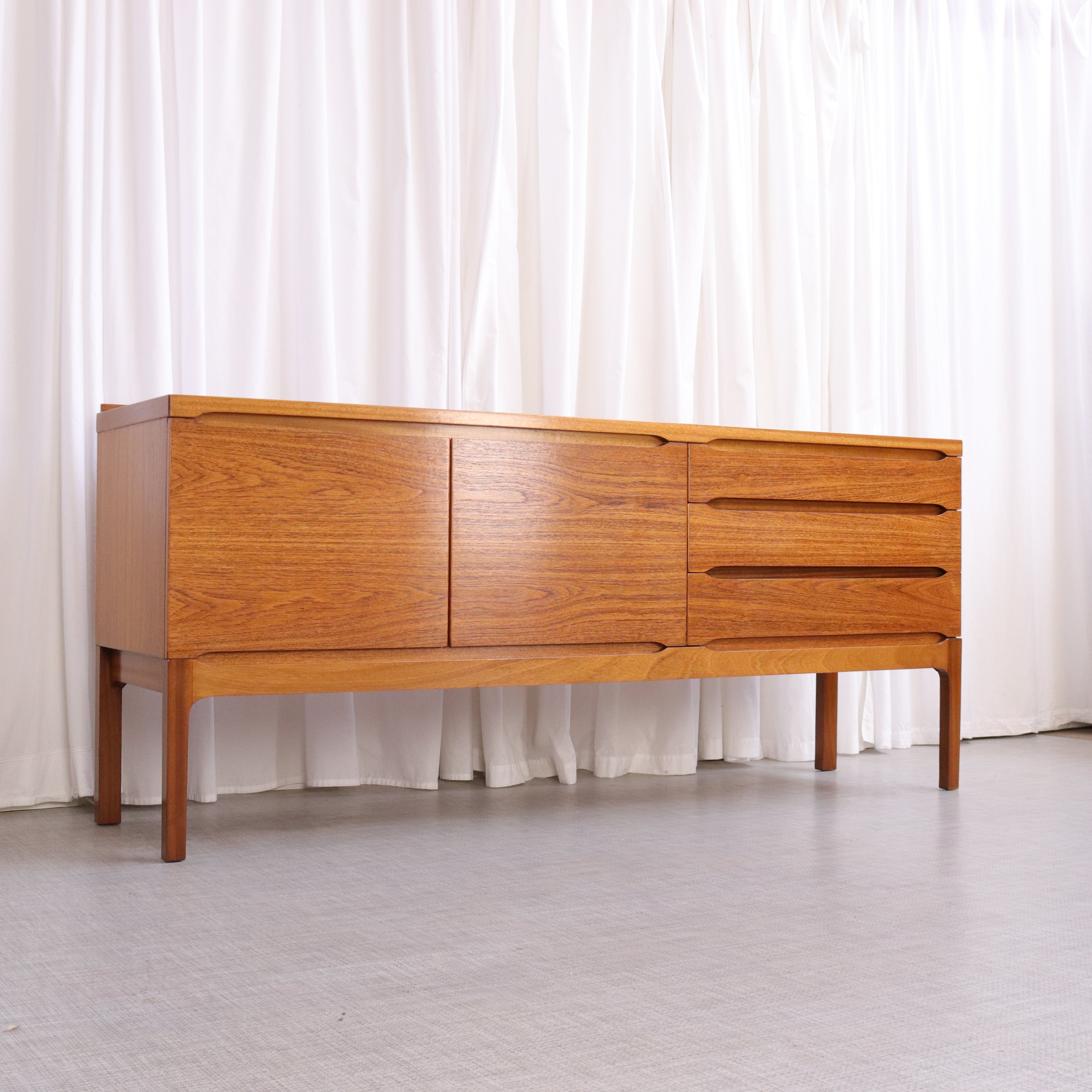 Meredew Lancer Teak Sideboard - teakyfinders