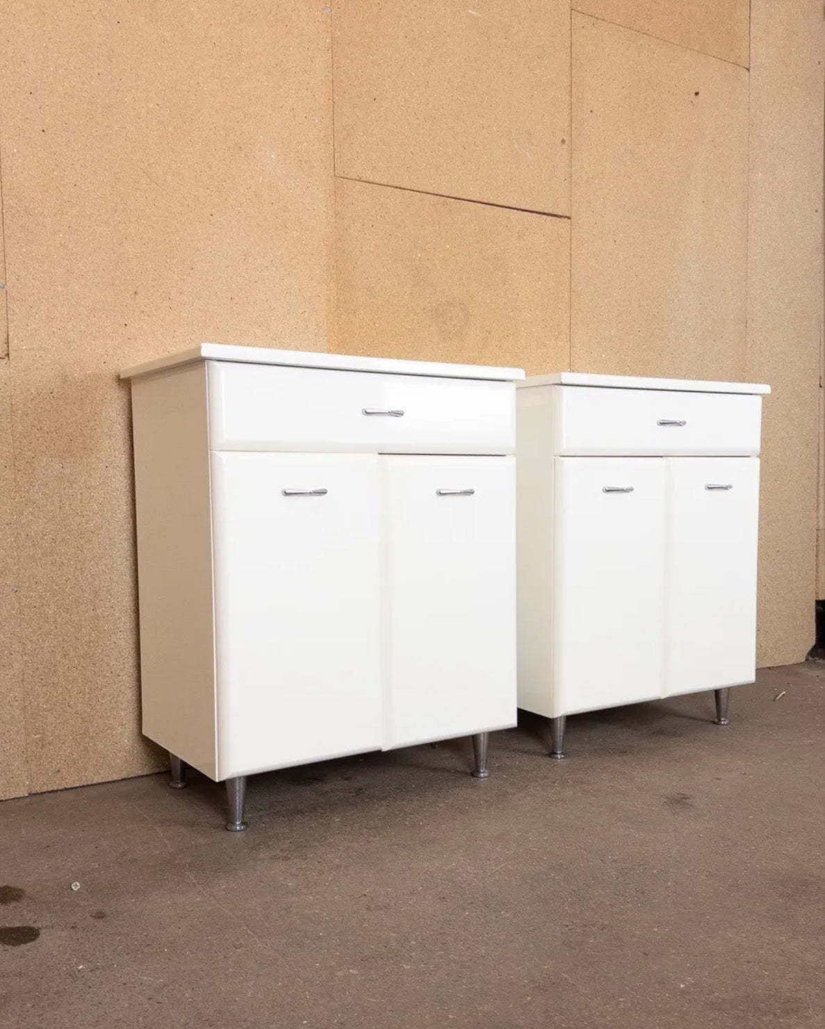 Vintage Style Pair of Bedside Tables with Drawers - High Gloss White - teakyfinders