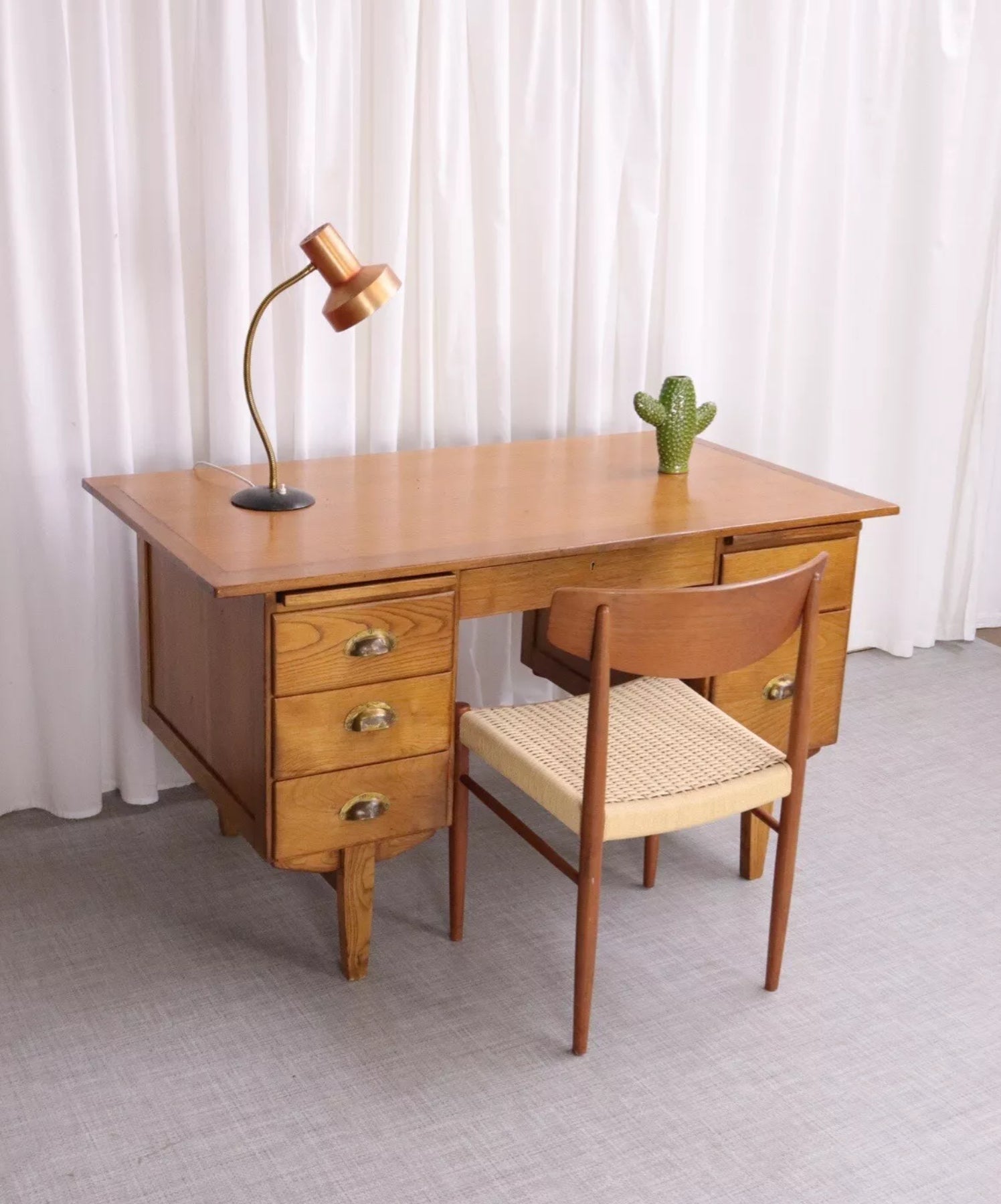 Vintage  1960s Mid Century Teachers School Light Oak Desk Home Office - teakyfinders