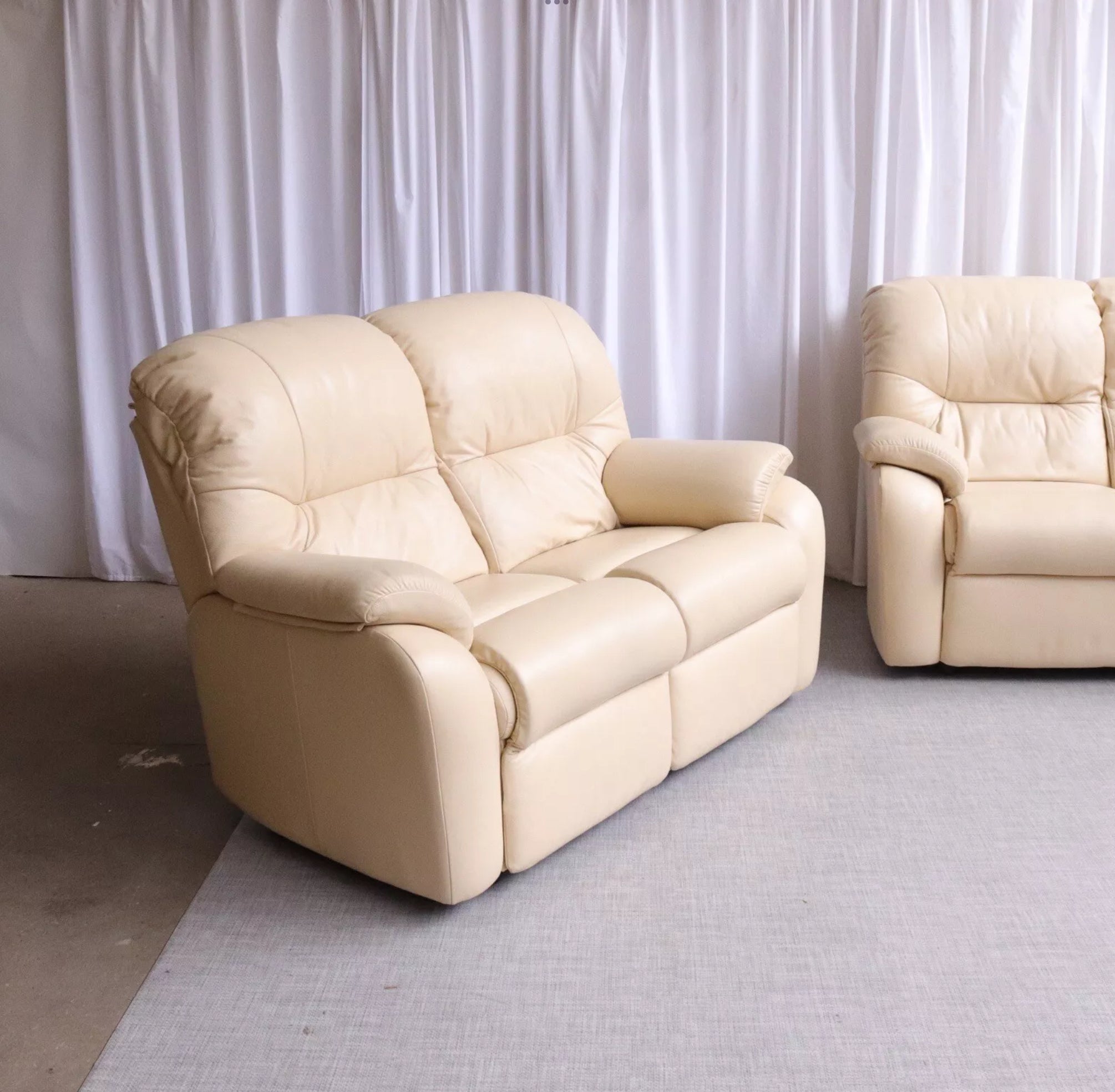 6197 G Plan 3  Seater Sofa Mistral Cream Leather Immaculate - teakyfinders