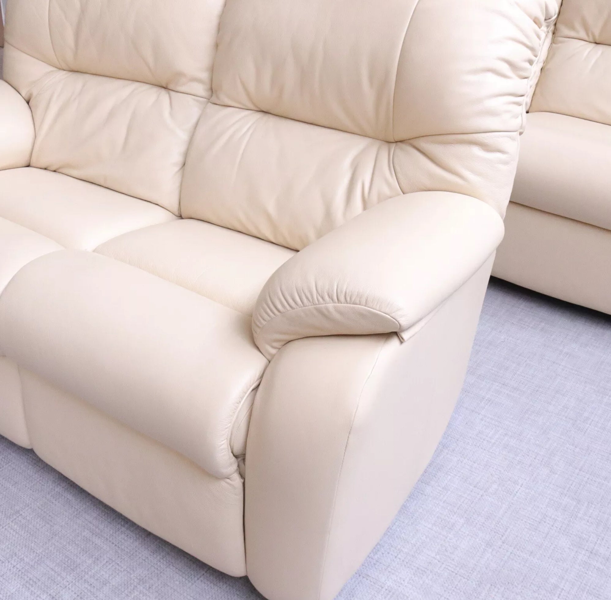 6197 G Plan 3  Seater Sofa Mistral Cream Leather Immaculate - teakyfinders