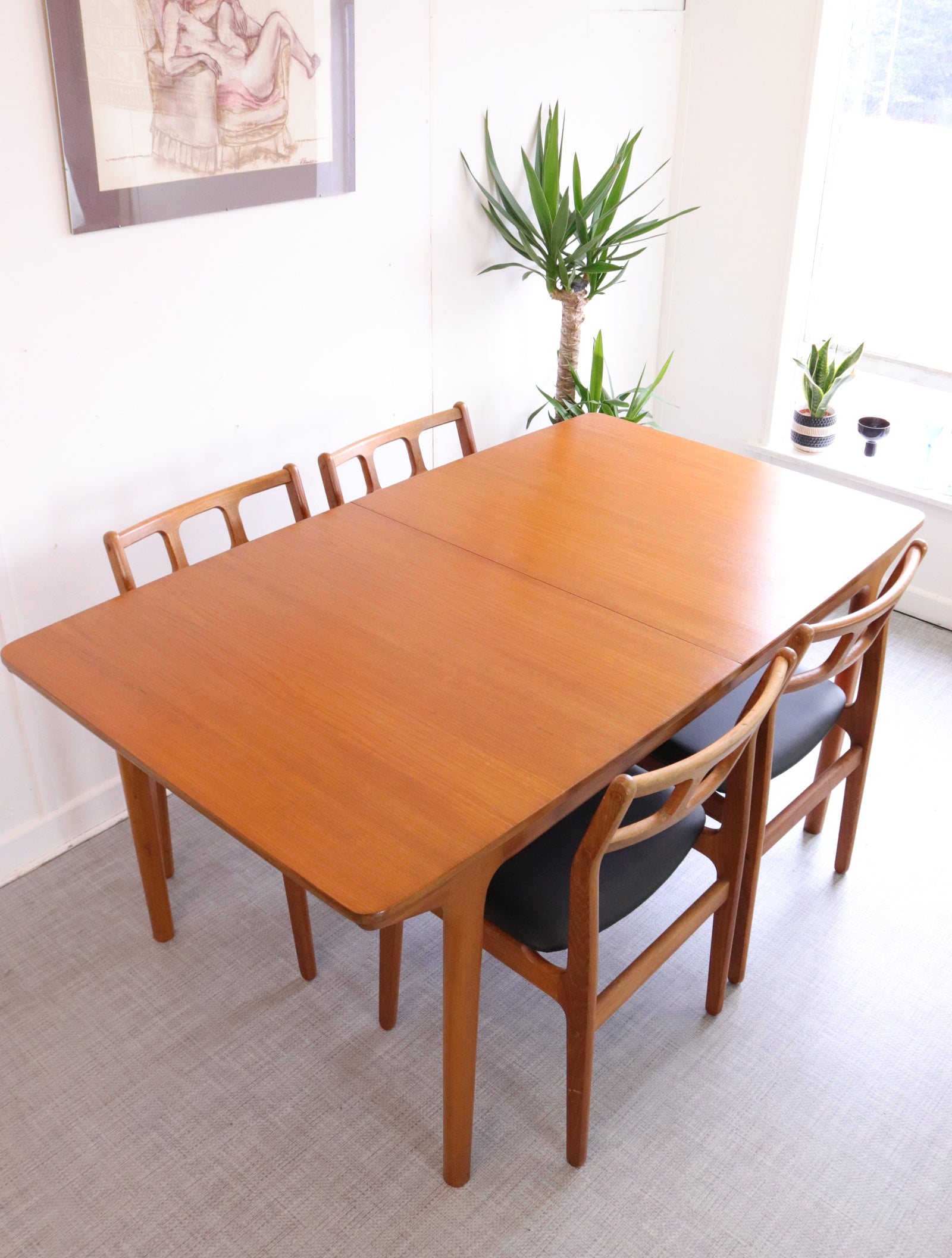 Teak T3 Dining Table from McIntosh - teakyfinders