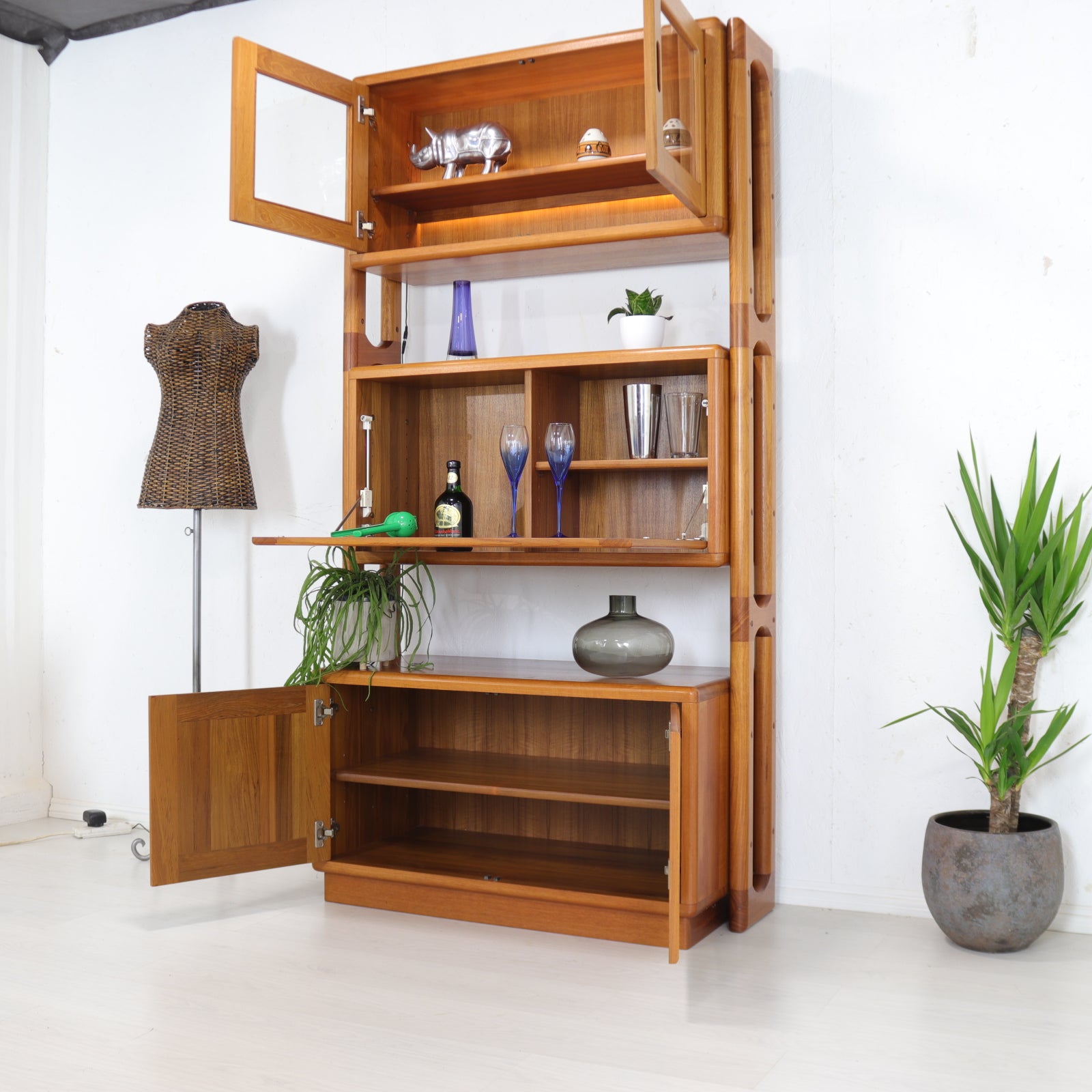 Dyrlund Teak Modular Room Divider Unit - teakyfinders