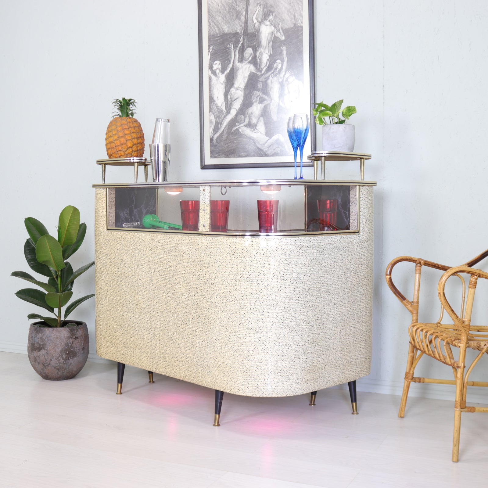 Retro Funky Home Cocktail Drinks Bar - teakyfinders